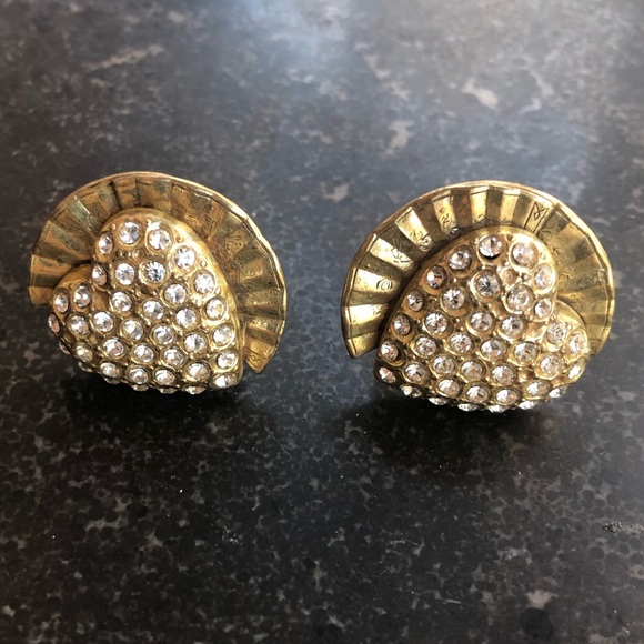 Gold with rhinestone heart earrings in an art deco style, clip-on - Picture 4 of 8